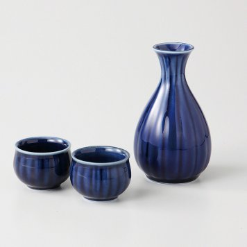 茄子紺　菊型酒器揃 磁器 美濃焼 やきものの里から、暮らしを贈ります。　ギフト 食器 セット テーブルウェア