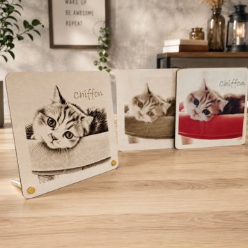 木に写真を彫刻・プリント Wood photo square　　写真立て 名入れ オーダー 刻印 木製 ナチュラル 遺影 フォトスタンド アート 犬 猫 うさぎ ペット うちの子 子供 記念 思い出 プレゼント ギフト インテリア 母の日 父の日 敬老の日