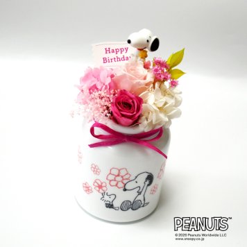 【公式ライセンス商品】送料込み スヌーピーローズアレンジHUG・Happy Birthday【プリザーブドフラワー フラワーアレンジメント カップ 花 お花 キャラ スヌーピー 雑貨 インテリア プレゼント ギフト 母の日　誕生日 記念日 お祝い】