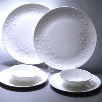 ウェッジウッドWEDGWOOD　ワイルドストロベリーホワイト　スタンダードセット６ピース（ブランドボックス付属）【御結婚御祝・内祝・新築御祝・還暦御祝・御礼・寿・ギフト包装可能】