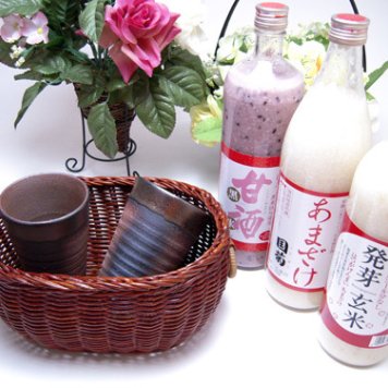贈り物 日本製萬古焼き おしゃれな萬古焼き備前ペアカップ（モンドセレクション金賞受賞アルコール0％本格甘酒（あまざけ）900ｍｌ×2本、720ｍｌ）セット