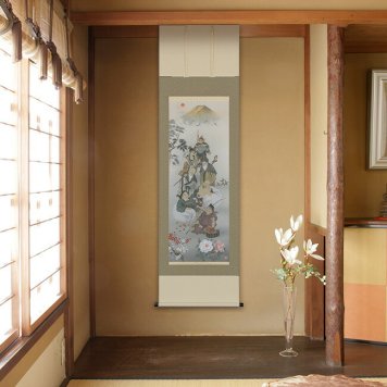 3-4W 3-4W 掛軸 七福神招福之図 190×54.5cm[装飾 絵 レトロ 和室 客間 床の間 日本文化 季節 七福 七福神 松竹梅 牡丹 花 鶴 情景 アート インテリア 尺五立 和風 雑貨 作品 縁起物 美術品 モダン おしゃれ 通年 年中 飾る 掛ける 飾り]