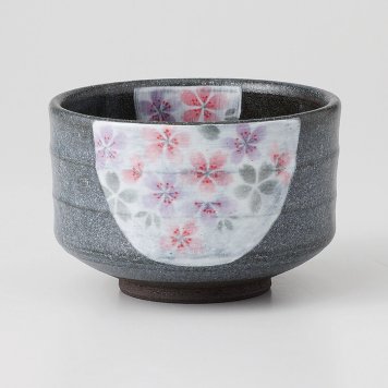 桜紋黒茶碗 陶器 美濃焼 やきものの里から、暮らしを贈ります。　ギフト 食器 セット テーブルウェア