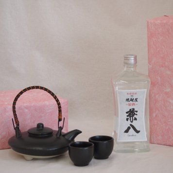国産美濃焼 黒千代香2合セット2客ツル付(450g)四ツ谷酒造 本格麦焼酎 焼酎 屋原酒兼八42° (大分県) 720ml