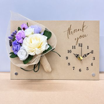 ◆花時計 【Wood Clock ウッドクロック・横型タイプB（時計右）・ホワイト/ピンク/ブルー/パープル/ビタミンカラー】掛け時計・置時計 ハンドメイド 文字入れ・変更可能