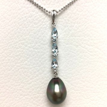 真珠 ペンダント パール 黒蝶真珠 10.0mm ピーコックグリーン シルバー ブルートパーズ フラワー ティアドロップ 65788 イソワパール