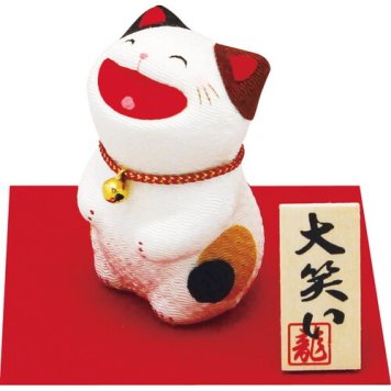 【送料無料・包装無料・のし無料】リュウコドウ ちりめん大笑い猫 三毛 40-863A(A5) ギフト 敬老の日 入学祝い 卒業祝い 就職祝い 結婚祝い 誕生日 出産祝い 引越祝い 香典返し 新盆 初盆 御礼 お中元 内祝い 快気祝い ご挨拶 志 法事