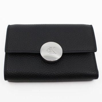 カルバンクライン　CK　Calvin Klein　三つ折り財布　LV04F1225G UB1　ブラック BLACK　フルグレインレザー　ROUND HW PEBBLE TRIFOLD　ラウンド エイチダブリュ ぺブル トライフォールド　Europeライン