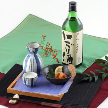 日本酒 特別本醸造酒 〈 本醸造 にごり酒 700ml〉   玉旭酒造有限会社 富山県   昔懐かしい、ほんのり甘みを感じる一品 本醸造にごり酒
