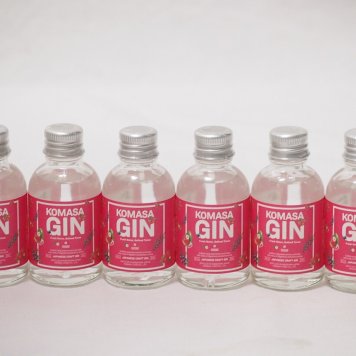 鹿児島県産イチゴ6本セット(ミニチュアジンKOMASA-GIN 苺 45%vol) 45ml×6本