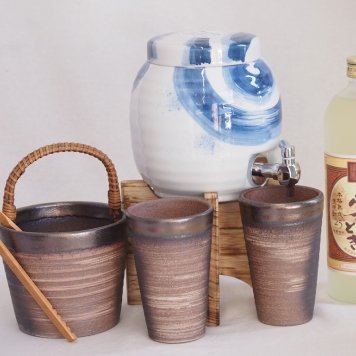 贈り物セット 国産有田焼 手猫刷毛渦焼酎サーバー1500cc木代付セット(14.5×15.5cm 1.1キロ)11