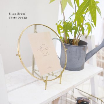 Sitoa シトア Brass Photo Frame ラウンド[フォトフレーム 写真立て 真鍮 フレーム スタンド セット ガラス おしゃれ 額縁 フォトスタンド インテリアフレーム ピクチャーフレーム アイアン ゴールド 額 北欧 韓国 風 雑貨]