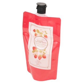 いちごシャンプー、トリートメントとボディソープセット220mL 詰め替え用パウチ。
