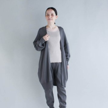 ロングニットカーディガン 前開き ポケット付き 部屋着 ルームウェア おしゃれ着 定番 レディース 女性 綿100％ 日本製 国産 シンプル 着心地の良さ 母の日 誕生日 記念日 クリスマス 春 夏 秋 冬 ラッピング可 ギフト プレゼント