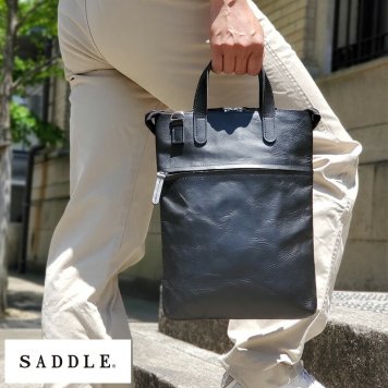 SADDLE 牛革 2way 縦型 薄マチ ショルダーバッグ A4対応