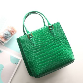 スモール クロコダイル ハンドバッグ 2WAY ショルダーベルト付き センター取り シャイニング 加工 ポロサス ピンク レッド グリーン ブラック 本革 鰐革 保証書 付き 軽量 軽い 贈り物 プレゼント ギフト (06001702r) クリスマス 父の日 女性 定年退職 バレンタイン 成人祝い
