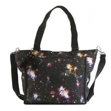 キプリング Kipling バッグ K16640 F25 NEW SHOPPER S ニューショッパーエス 2way 斜めがけショルダー トートバッグ WINTER FIREWORK ブラック＋花火柄マルチ