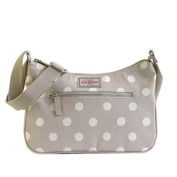 キャスキッドソン Cath Kidston バッグ ショルダーバッグ 斜めがけバッグ 755856 CURVE CROSS BODY カーブ クロスボディ FAWN BUTTON SPOT ドット柄グレーベージュ系