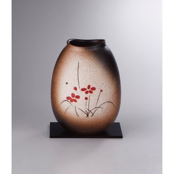 【直送】信楽焼 手描き華絵 [26-0243-036] 花瓶 陶器製 黒敷板付き 日本製 手書き フラワーベース 信楽焼き 花器 焼き物 和風 シック 上品 置き花瓶 プレゼント ギフト