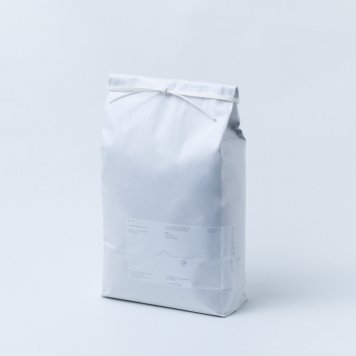岩瀬川清流米 精米 5kg ホワイトパッケージ 令和6年産 コシヒカリ 送料無料 贈答 一等米 プレゼント 内祝い 御中元 お中元 オシャレ 結婚式 引き出物 白米