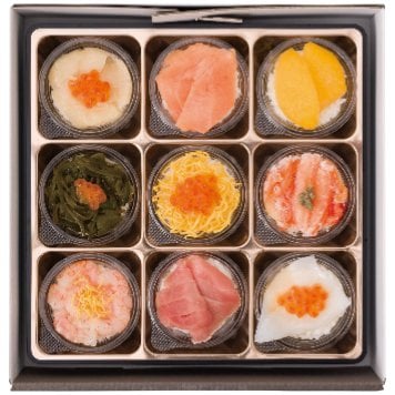 送料無料 お歳暮 小樽海洋水産 小樽彩り小町～海鮮カップ寿司詰合せ～ 797  ※11/2以降の出荷予定となります。北海道・沖縄・離島は配達不可 全国送料無料 御歳暮 早割 お歳暮2026 御挨拶 お取り寄せ グルメ スイーツ