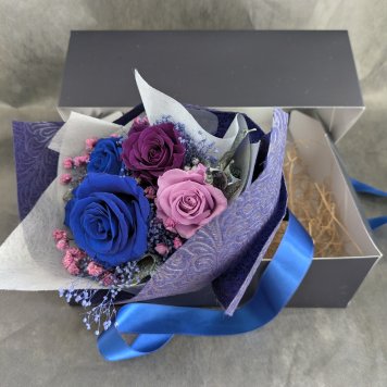 プリザーブドフラワー青と紫の薔薇の花束ギフトボックス
