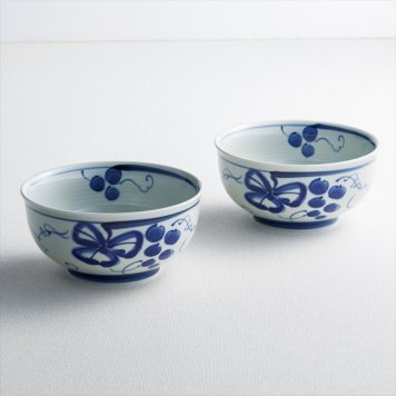 波佐見焼 古染青磁ぶどう絵 多用丼2P　 009-439M  内祝 内祝い お祝 御祝 記念品 出産内祝い プレゼント 快気祝い 粗供養 引出物