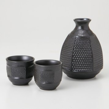 南部鉄風黒マット酒器 磁器 美濃焼 やきものの里から、暮らしを贈ります。　ギフト 食器 セット テーブルウェア