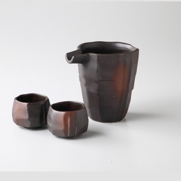 黒備前冷酒器セット 陶器 美濃焼 やきものの里から、暮らしを贈ります。　ギフト 食器 セット テーブルウェア