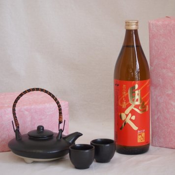 国産美濃焼 黒千代香2合セット2客ツル付(450g)田崎酒造 本格芋焼酎 炭火焼きいも使用鬼火 (鹿児島県) 900ml