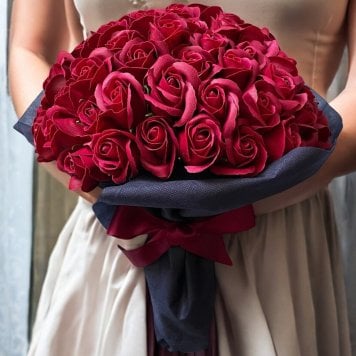 【ワインレッド】「サヴォンローズ」 花束 ブーケ バラの花束 薔薇の花束 花ギフト フラワーギフト フラワーボックス プロポーズ サプライズ ソープフラワー シャボンフラワー 石鹸フラワー 石鹸の花 石鹸のバラ 枯れない花 インテリア 母の日 父の日 敬老の日 クリスマス バレンタイン ホワイトデー 誕生日 入学 卒業 就職 結婚祝い 結婚記念日 退職祝い 記念日 