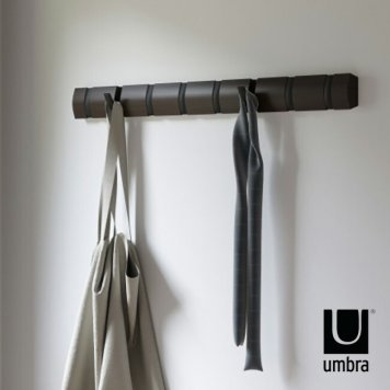 umbra アンブラ フリップフック 8 ブラック ウォルナット 357929[コート掛け シンプル おしゃれ 省スペース 木製 壁掛け 壁面 開閉式 ウォールフック 8連 フック 壁付け スリム 壁掛けフック 収納 玄関 インテリア 北欧風 可動式]         3-4W
