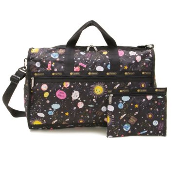 レスポートサック LeSportsac ボストンバッグ 斜めがけバッグ 7185 E140 LARGE WEEKENDER ラージウィークエンダー SPACE TALK 宇宙柄ブラック系マルチ