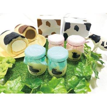 送料無料 お歳暮 黒沢牧場牛柄ロールケーキと牧場プリン  ※11/2以降の出荷予定となります。北海道・沖縄・離島は配達不可 全国送料無料 御歳暮 早割 お歳暮2026 御挨拶 お取り寄せ グルメ スイーツ