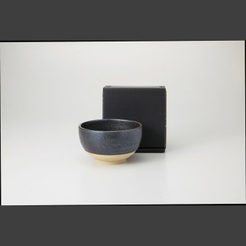 墨黒石目抹茶碗 磁器 美濃焼 やきものの里から、暮らしを贈ります。　ギフト 食器 セット テーブルウェア