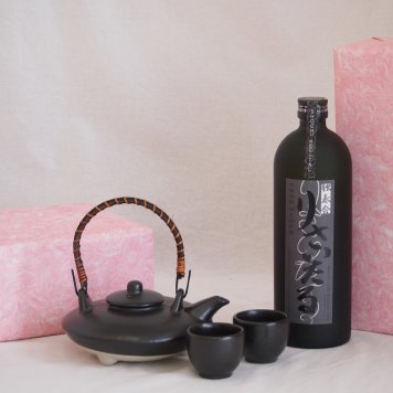 国産美濃焼 黒千代香2合セット2客ツル付(450g)井上酒造 本格麦焼酎 長期貯蔵焼酎 独奏会りさいたる30° (大分県) 720ml