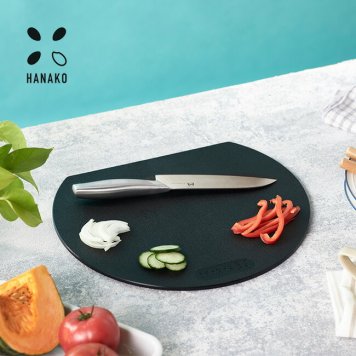 HANAKO エラストマー カッティングボード[日本製 まな板 エラストマーカッティングボード おしゃれ ブラック 黒 D型 食洗器 食洗機 対応 食洗機対応 軽い 軽量 薄い 薄型 使いやすい キッチン 調理 料理 キッチンツール 一人暮らし ひとり暮らし]         3-4W