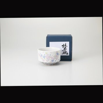 桜しずく 青　抹茶碗 磁器 美濃焼 やきものの里から、暮らしを贈ります。　ギフト 食器 セット テーブルウェア