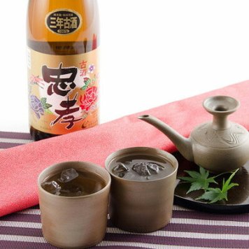 焼酎 泡盛 芳醇な香り ３年古酒忠孝４３度１８００ml 忠孝酒造株式会社 沖縄県