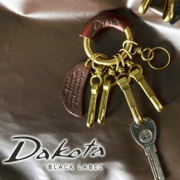 ダコタブラックレーベル Dakota black label リング型キーホルダー【ミネルバアクソリオ】 637021 メンズ レディース プレゼント ギフト ラッピング無料 ブランド 上品 コンパクト