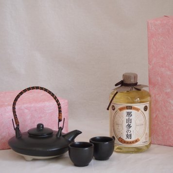 国産美濃焼 黒千代香2合セット2客ツル付(450g)雲海酒造 本格そば焼酎 長期熟成貯蔵那由多の刻 (宮崎県) 720ml