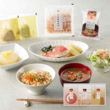 にんべん 日本橋 本枯鰹節 フレッシュパック 詰合せ 本枯鰹節物語 2g 8袋 至福の一椀 5食 素材薫るだし セット 鰹節 かつお節 かつおぶし 削り節 削りぶし 出汁 だしパック 昆布 味噌汁 みそ汁 お吸い物