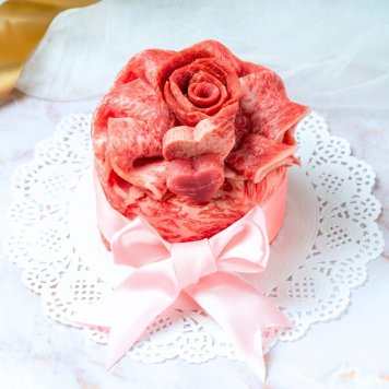 誕生日 お歳暮 プレゼント ギフト 国産和牛　肉ケーキ 約200ｇ 1~2人前