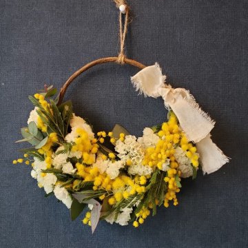 ☆ミモザのリース☆【１月～３月限定】お花　花　生花　花束　フラワー　アレンジメント　ドライフラワー　プレゼント　ギフト　贈り物　お祝い　誕生日 母の日　父の日　結婚祝い　出産祝い　バレンタインデー　ホワイトデー　記念日　敬老の日　結婚記念日 彼氏　彼女　送別　退職　入学　卒業　開店祝い　周年祝い