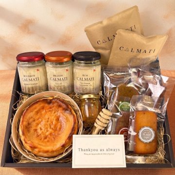 【内祝い/お返し】プレミアムBOX スイーツ詰め合わせ 濃蜜チーズケーキ ハチミツ付き 選べるティラミス 3個 冷凍便 マンゴー レモン 期間限定 フィナンシェ 8個 ドリップコーヒー メッセージカード 人気 ギフト お祝い お礼 2026 贈り物 プレゼント 熨斗対応 添加物不使用
