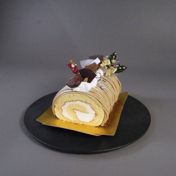 shirokane sweets TOKYO  皇室献上栗　山江栗の白金ブッシュドノエル