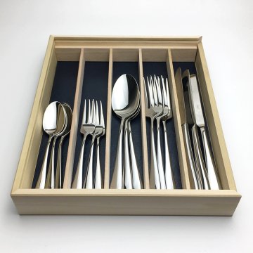 【カジュアルで使い易さを追求したシンプルなシェイプのカトラリー】＜YAMACO＞フォーカス 15pcs ディナーセット 木箱入り