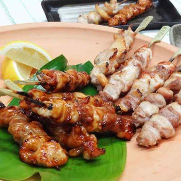 徳島県産 阿波尾鶏 もも串 20本 焼き鳥 焼鳥 地鶏 モモ 串焼き 国産 高級 ギフト 贈答 熨斗対応 お取り寄せ グルメ お中元 お歳暮 内祝い 冷凍 個包装 40g 20本入り パーティー おつまみ 贅沢