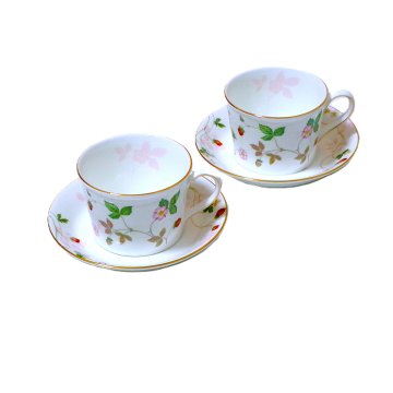 ウェッジウッドWEDGWOOD　ワイルドストロベリー　パステルピンク・カップ＆ソーサー　デルフィー　ペア（ペアブランドボックス付き）【御結婚御祝・内祝・新築御祝・還暦御祝・御礼・寿・ギフト包装可能】