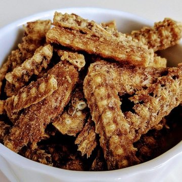 うなぎの骨 塩味 135g 国産 国産うなぎ原料 うなぎボーン うなぎの骨せんべい 保存に便利なチャック袋入り
